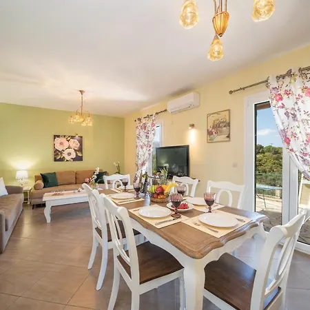 Superb With Private Pool Peaceful Location * Sami (Kefalonia)