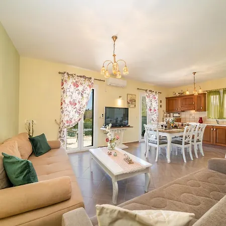 Villa Superb With Private Pool Peaceful Location