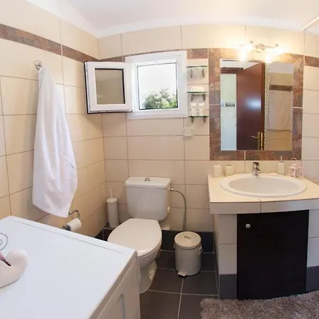 Superb With Private Pool Peaceful Location فيلة سامي